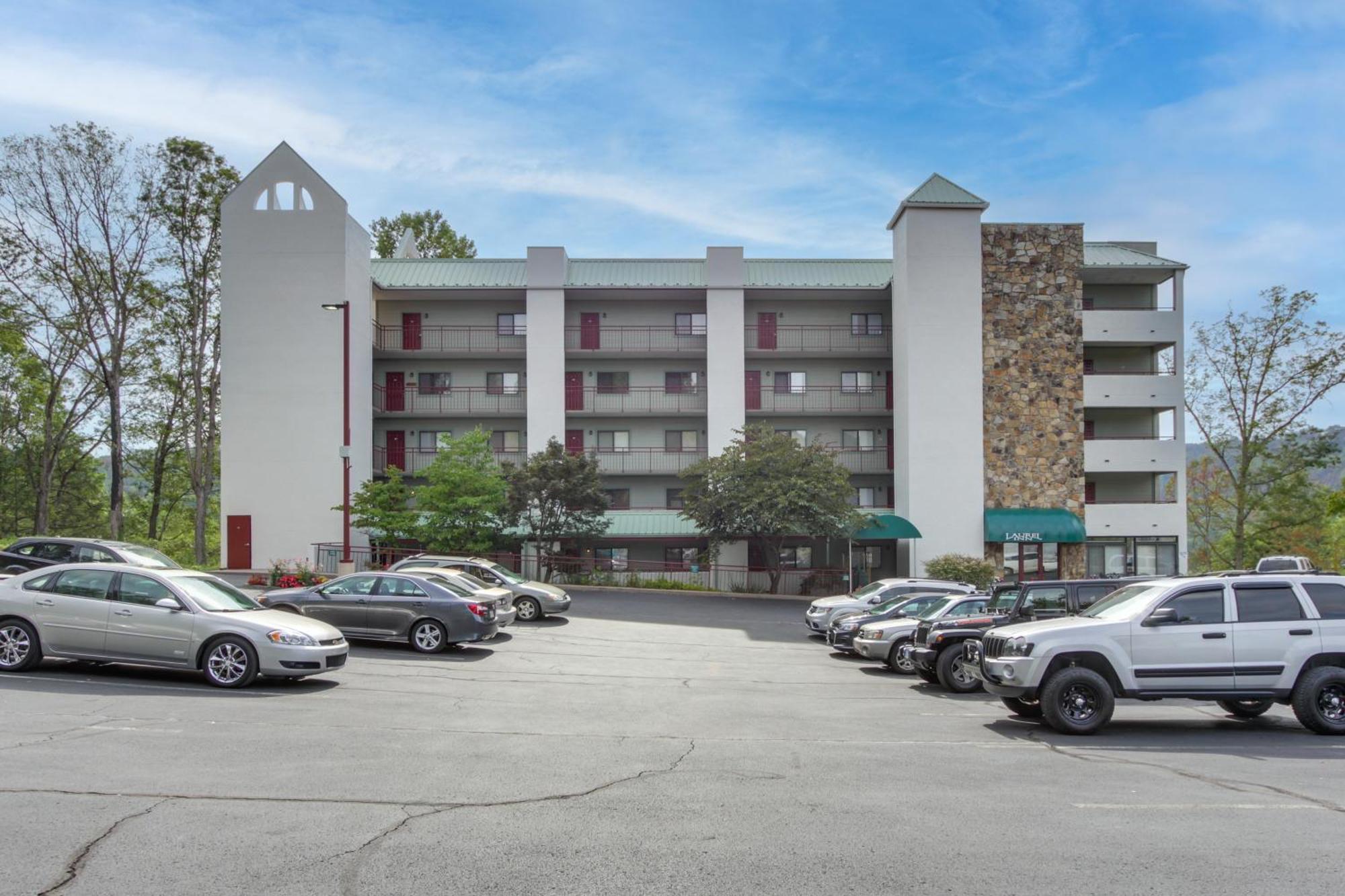 Bear-Sighting Condo Walk To Downtown Gatlinburg! エクステリア 写真